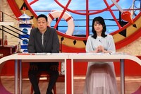 左から東野幸治、中島めぐみアナウンサー。(c)関西テレビ