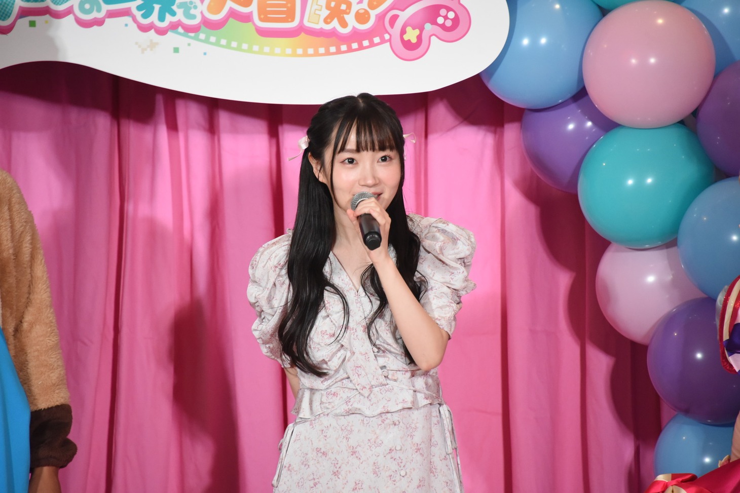 ⻑縄まりあ