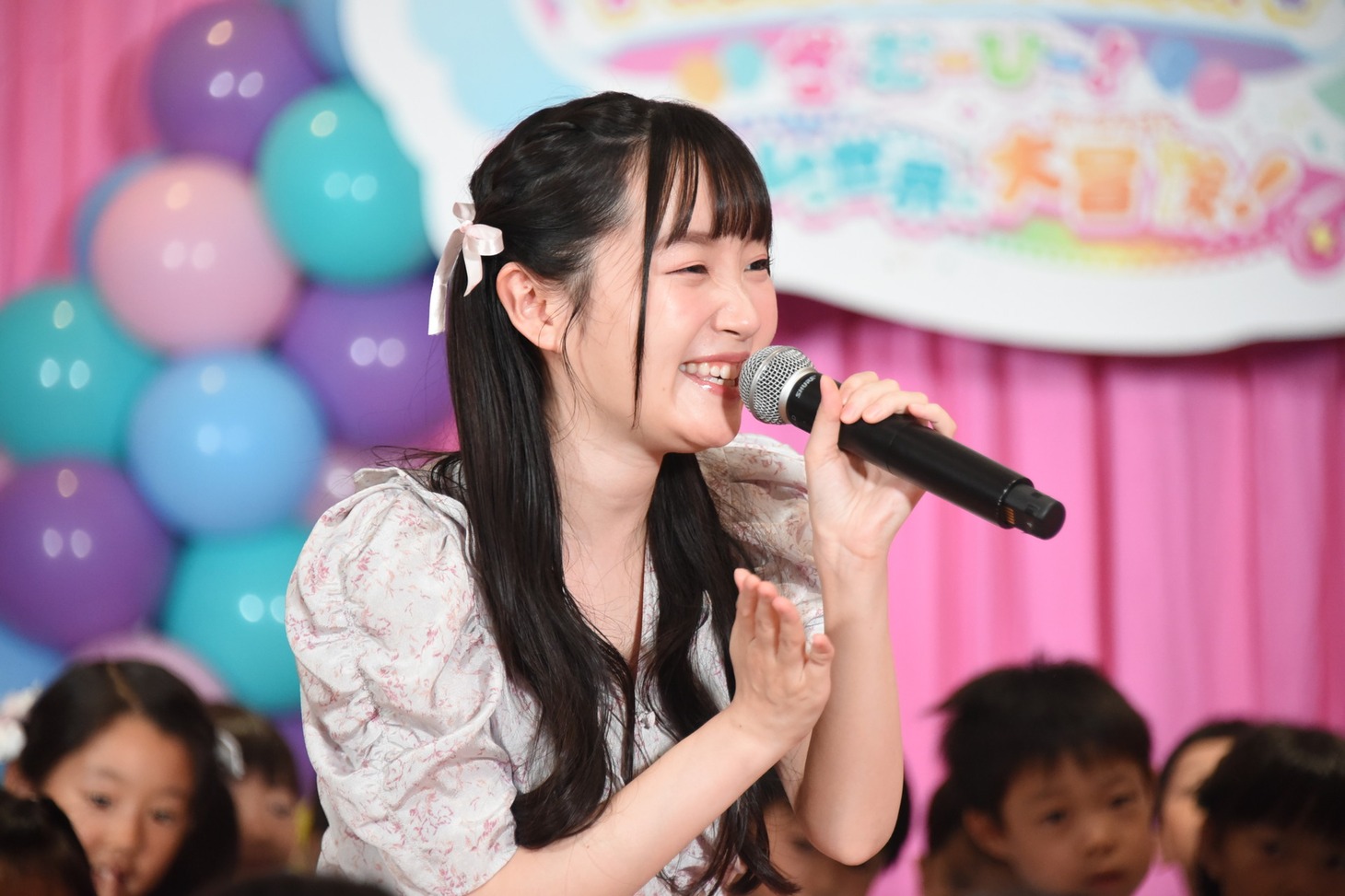 ⻑縄まりあ