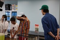 「霜降り明星のあてみなげ」のワンシーン。(c)静岡朝日テレビ