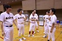 「火曜は全力！華大さんと千鳥くん」のワンシーン。(c)関西テレビ