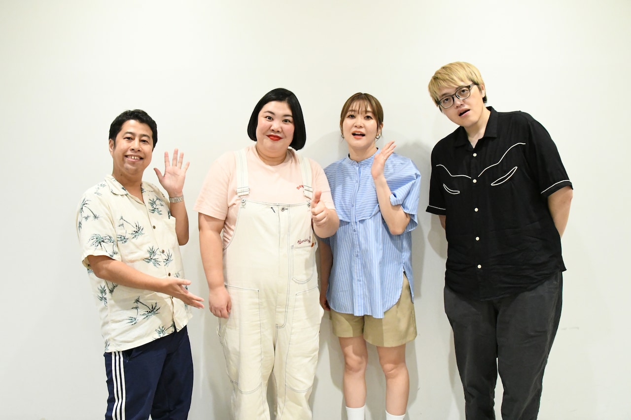 左からウエストランド井口、紅しょうが、作家・飯塚大悟。