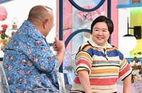 笑福亭鶴瓶と、やす子。(c)TBS