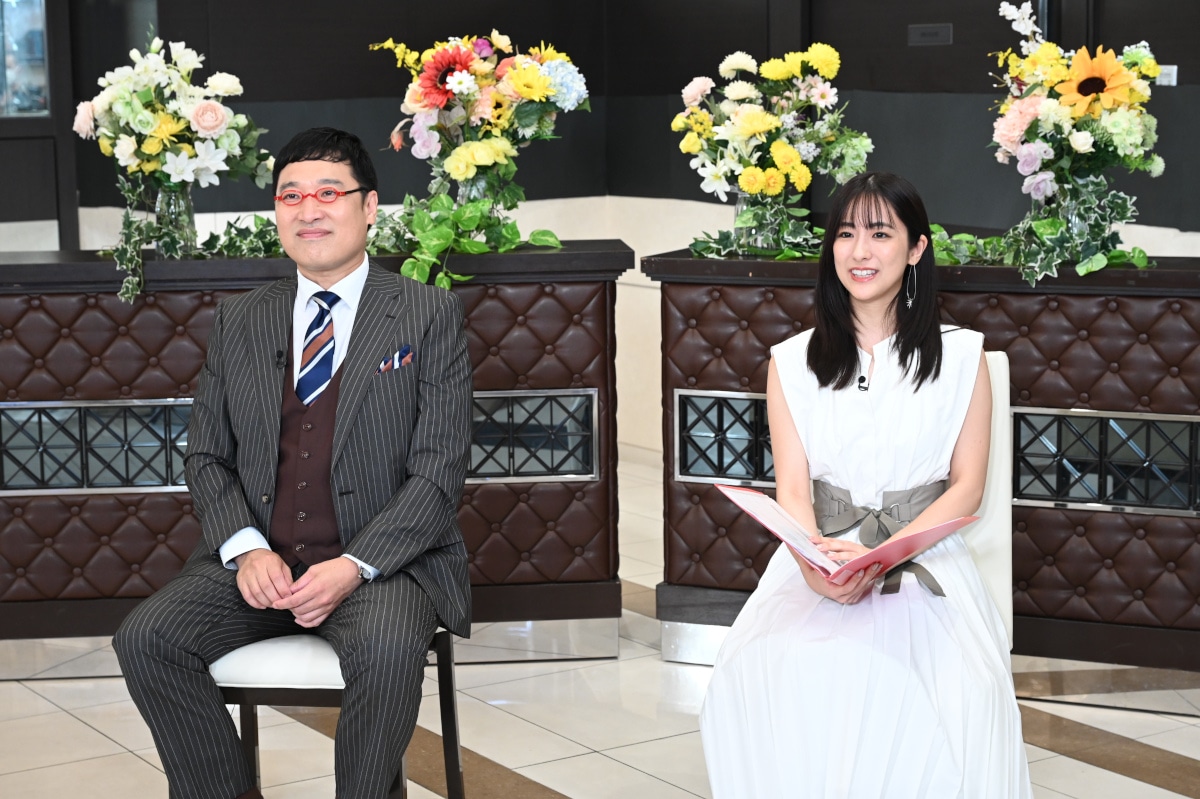 南海キャンディーズ山里と田村真子アナ。(c)TBS