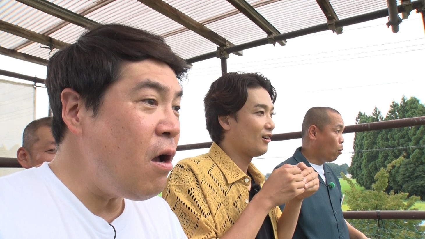 タカアンドトシと井上芳雄（中央）。(c)テレビ朝日
