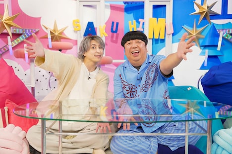日本テレビ「サクサクヒムヒム ☆推しの降る夜☆」より佐久間大介、日村勇紀。(c)日本テレビ