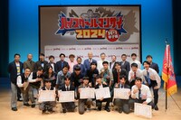 「ハイスクールマンザイ2024～H-1甲子園～」受賞者たち。（写真提供：吉本興業）