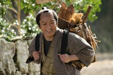 「4K時代劇スペシャル 無用庵隠居修行8」で小悪党の修理屋役を演じる狩野英孝。(c)BS朝日