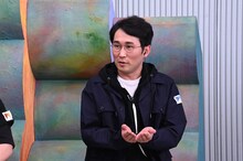 トークパートに参加するシソンヌじろう。