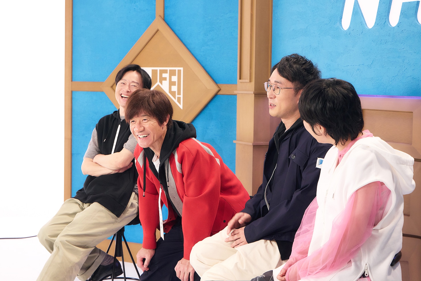 取材中の様子。左から川西賢志郎、内村光良、シソンヌじろう、ラランド・サーヤ。（撮影：小林恵里）