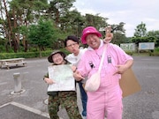 「安村やす子の安心できない!?ヒッチはい～ク旅」のワンシーン。(c)テレビ東京