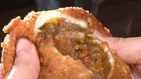 朝から行列ができる、塩パン＆カレーパンが名物の店などが紹介される。(c)テレビ東京