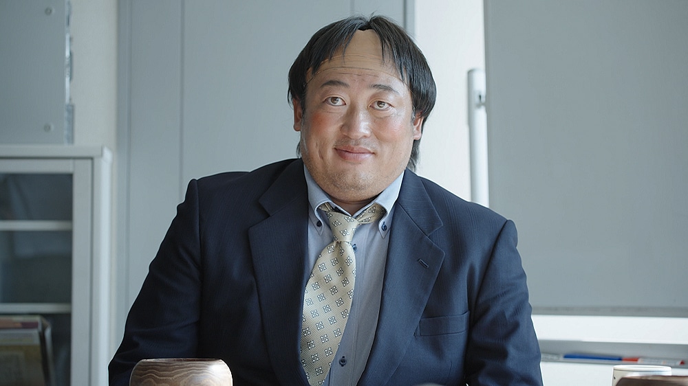 「あきやま魯山人」でロバート秋山が扮する人物。(c)フジテレビ