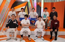 前列左から、えびしゃ、友田オレ、後列左から、伝書鳩、ナユタ。(c)テレビ朝日