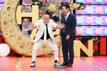 錦鯉。右が渡辺隆、左が長谷川雅紀。