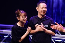 左から鈴木奈々、錦笑亭満堂。(c)関西テレビ