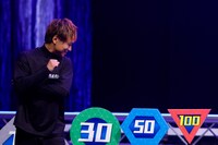 「DASUNA パンツを出したら即アウト！」のワンシーン。(c)関西テレビ