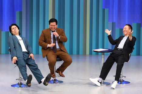 左から令和ロマン、中田カウス。(写真提供:吉本興業)