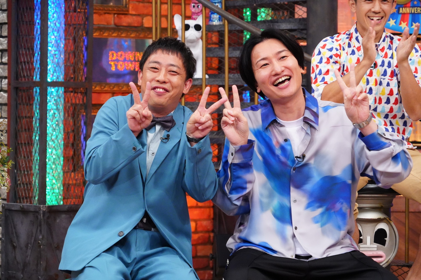 左からさらば青春の光・森田、相席スタート山添。(c)読売テレビ