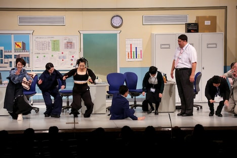 ズッコケに挑戦する剛力彩芽、唐田えりか、ゆりやんレトリィバァら。