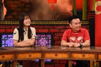 左から渋谷凪咲、かまいたち山内。(c)関西テレビ