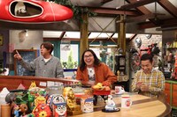 左からロッチ、ナインティナイン岡村。(c)関西テレビ