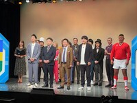 「ゲストダイアン」でライス関町がMCを務め、ダイアン津田らが若手芸人のネタの審査をする企画のワンシーン。(c)ABCテレビ