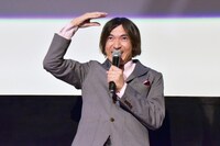 「内村プロデュース」上映会で「カチーン！」を披露するふかわりょう。