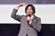 「内村プロデュース」上映会で「カチーン!」を披露するふかわりょう。