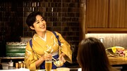 酒のアテを作る“女将”の有働由美子。