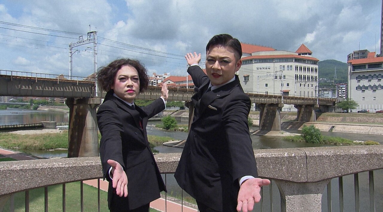 「相席食堂」で地元宝塚市に凱旋するガクテンソク。(c)ABCテレビ