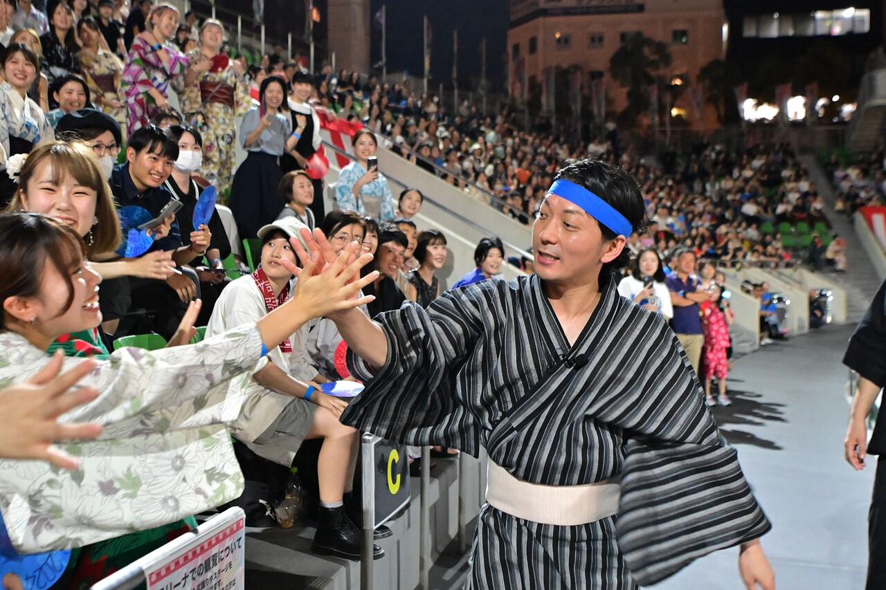 見取り図盆踊り 法被 フリーサイズ 見取り図盆踊り」の様子。(写真提供:吉本興業) - 初開催