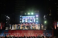 「見取り図盆踊り」の様子。（写真提供：吉本興業）