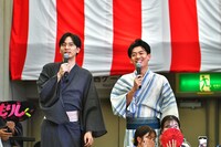 カベポスター（写真提供：吉本興業）