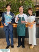 「10回目の婚活かぶり」に出演した（左から）ラバーガール大水、大和田伸也、夏菜。