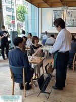 「10回目の婚活かぶり」のメイキング写真。