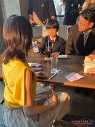 「プロフィール」のメイキング写真。