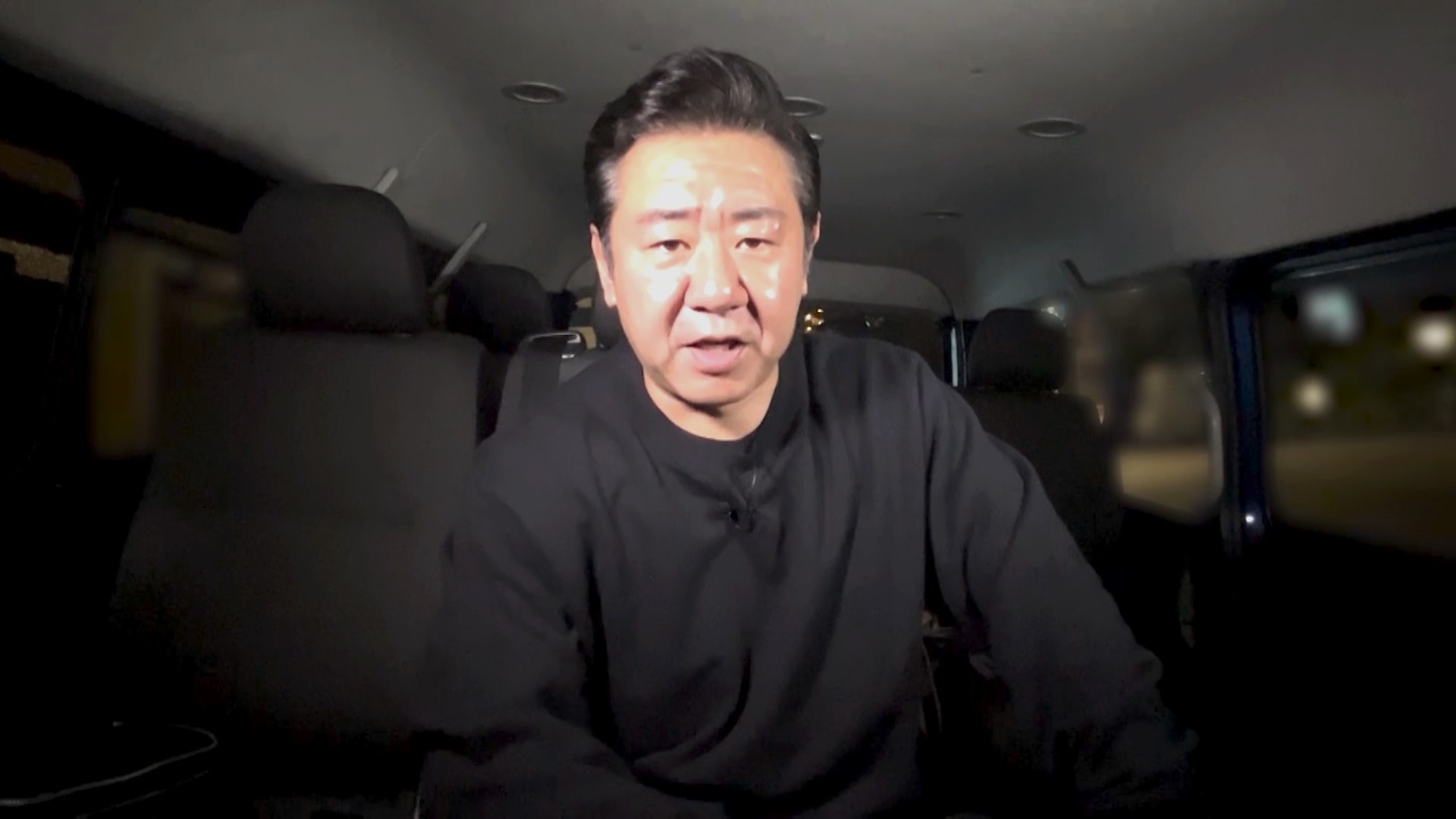 幕間映像「渡辺隆がやりたかったこと」に登場する錦鯉・渡辺。