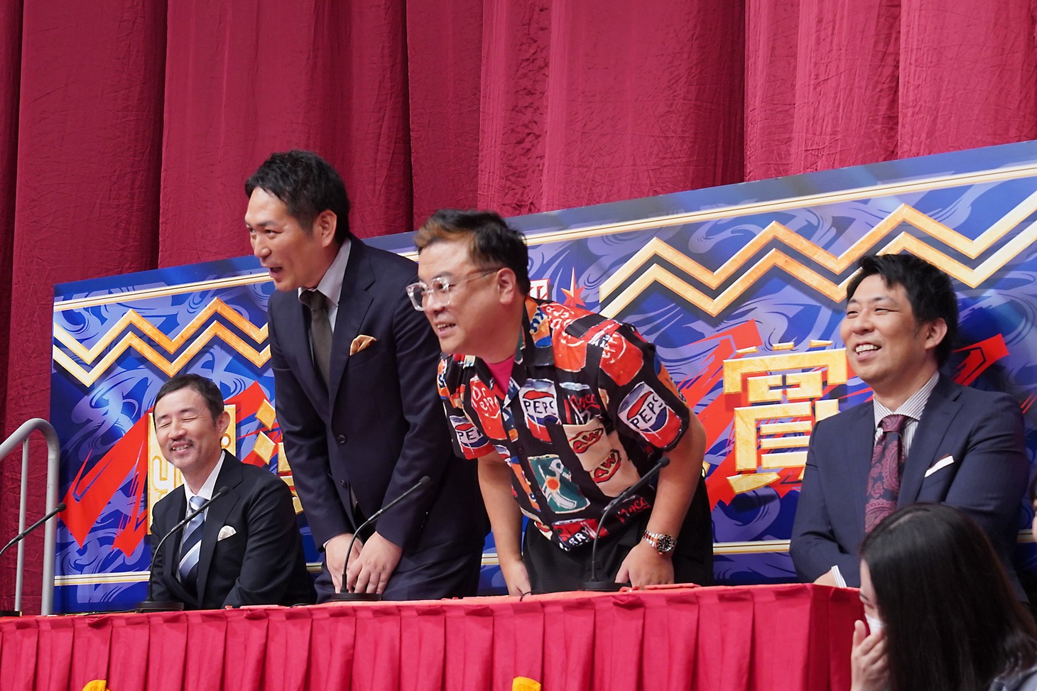 左からお～い！久馬、スーパーマラドーナ武智、とろサーモン久保田、パンクブーブー佐藤。(c)読売テレビ