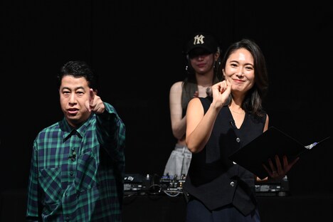 左から、ウエストランド井口、小林由未子アナ。(c)TBS