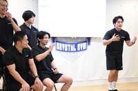 YUTAROのうさんくさい話し方に「詐欺師じゃん（笑）」とマヂカルラブリー・野田クリスタル。