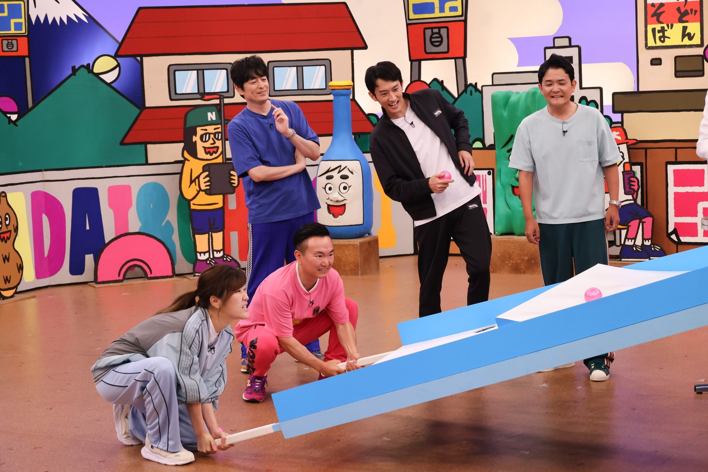 「火曜は全力！華大さんと千鳥くん」のワンシーン。(c)関西テレビ