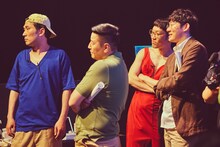 「THEゴールデンコンビ」収録舞台裏の様子。右2人が男性ブランコ平井とロングコートダディ堂前のコンビ