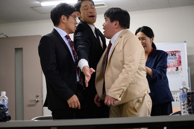 「くすぶりの狂騒曲」場面写真