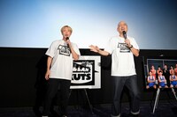 左からお見送り芸人しんいち、みなみかわ。