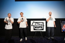 左から上田航平、お見送り芸人しんいち、みなみかわ。