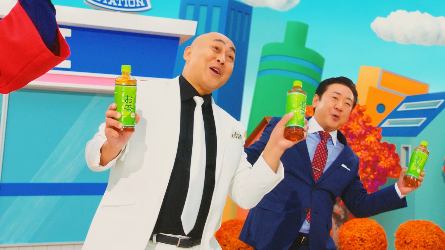 ローソンCM「秋のハピとく祭」編のワンシーン。