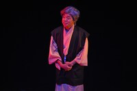 怪談師に扮するサンシャイン池崎。