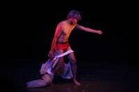 服が脱げたサンシャイン池崎。