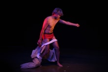 服が脱げたサンシャイン池崎。